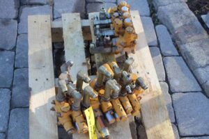 Használt hidraulikus elosztó komatsu pc40-hoz