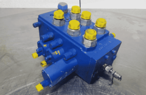 Hidraulikus elosztó caterpillar 303. 5 cr minikotróhoz