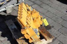 Hidraulikus vezérlőegység Liebherr R944 kotrógéphez (felülnézet)