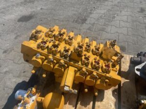 Hidraulikus elosztó caterpillar 324d kotrógéphez