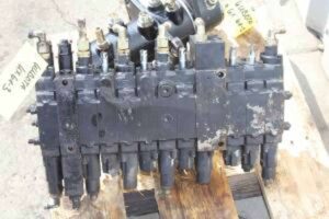 Komatsu pc12r-8 minikotró hidraulikus elosztó