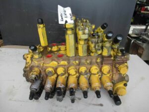 Komatsu pc240 kotrógép hidraulikus elosztó