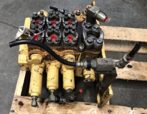 Komatsu d66 hidraulikus elosztó