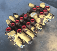 Komatsu PC09-12 minikotró hidraulikus elosztó