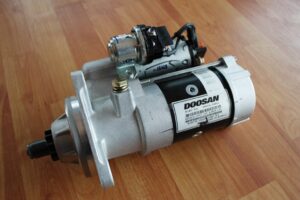 Eredeti doosan elektromotor 24v 300516-00042