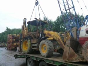 Buldoexcavátor fermec 860 bontásra – használt alkatrészek