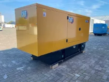 Caterpillar 150 kVA áramfejlesztő, CAT C7.1 motor, ATS vezérlőpanel, hangszigetelt doboz