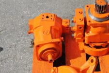 Hydromatik A5VM55 forgató hidromotor, narancssárga, Schaeff géphez