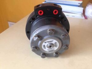 Hidromotor forgatás minikotró bonfiglioli transmital 12k6