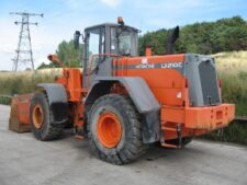 Hitachi LX210E rakodó – Alkatrészek és tartozékok