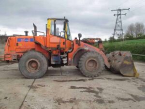 Hitachi w190 homlokrakodó bontásra