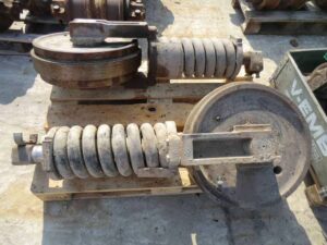 Feszítőgörgő / vezetőgörgő caterpillar 319/320 kotrógéphez