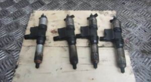 Használt isuzu 4hk1 befecskendezők – 4 darabos készlet