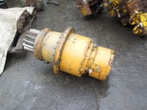 Fordulatszámcsökkentő JCB JS130 kotrógéphez