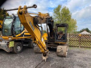 Alkatrész bontás jcb js130 kotrógép 2003-ból
