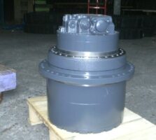 Elmozduláscsökkentő és hidromotor Komatsu PC128-hoz