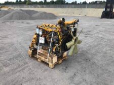 Komatsu SAA4D107 motor bontott alkatrészből