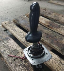 Caterpillar 385b vezérlő joystick