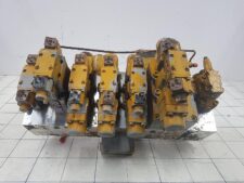 Liebherr hidraulikus elosztó LTM 1070 42M 11 daruhoz