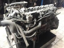 Mercedes-Benz M447G-12 motor – Részletes nézet