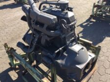 Motor Mercedes-Benz OM364LA 13 – Oldalnézet fém tartón