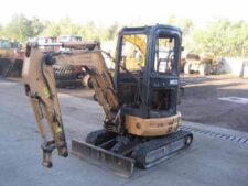 Minikotró Case CX22B – Használt alkatrészek