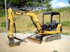 Minikotró Caterpillar 303.5 – Végáttételek bontása