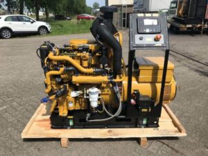 Caterpillar c4. 4-18 motor generátorral és vezérlőpanellel