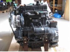Cummins 3A 17-G1 motor – Elölnézet