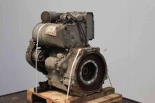 Deutz F2L912 motor fa raklapon, elölnézet