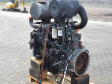 Használt motor KOMATSU SAA6D114 / CUMMINS 8.3