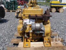 Komatsu 3D72 használt motor fa raklapon