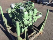 Mercedes-Benz OM421 motor fém tartón