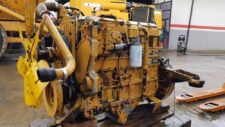 Teljes motor Caterpillar D250 billenőplatóhoz