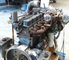 Cummins C8.3 dízelmotor, 300 LE