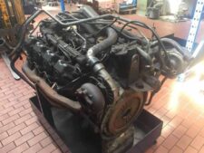 Mercedes-Benz OM402LA dízelmotor – Termékkép
