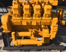 Használt Caterpillar 3508 motor – Elölnézet