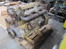 Használt DAF 475 motor – Elölnézet, fa raklapon