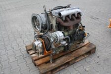 Használt Deutz F4L912 motor, 12 lóerő, fa raklapos szállításra