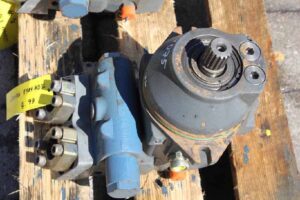 Használt hajtómotor liebherr r924hdsl géphez