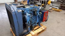 Használt Perkins 1004-4T ipari motor, hűtővel és vezérlőpanellel, raklapra szerelve