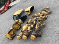 Caterpillar 735 alkatrészek – Kabin, Tengely és Hidraulikus elemek