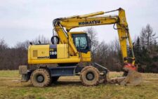 Komatsu PW180-7 kotrógép alkatrész csere