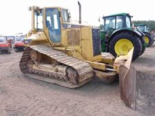 Caterpillar D5N buldózer alkatrészek – képek és részletek