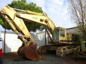 Alkatrészek bontott caterpillar 245 kotrógéphez