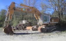 Liebherr R954 HD kotrógép bontott alkatrészei