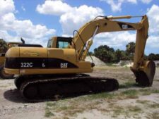 Használt alkatrészek CAT 322C kotrógéphez, bontott állapotban