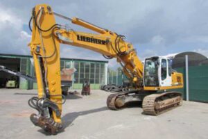 Alkatrészek bontott liebherr r934c nlc kotrógéphez