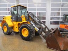 Használt alkatrészek Hyundai HL 740 homlokrakodóhoz, bontott állapotban