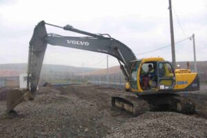 Használt alkatrészek volvo ec210 kotrógéphez